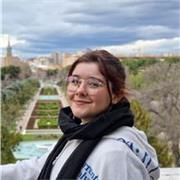 Soy estudiante universitaria de Traducción e Interpretación Francés, apta para niños de cualquier edad